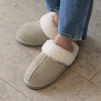Minfot Saueskinnstøfler Slip-on Duved med såle Sand