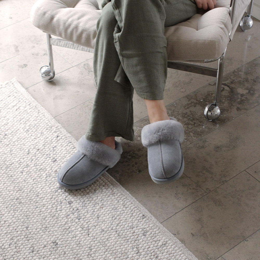 Minfot Saueskinntøfler Slip-on Duved med såle Grå