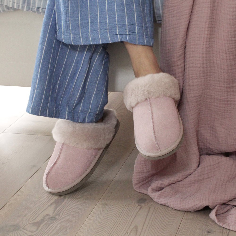 Minfot Saueskinnstøfler Slip-on Duved med såle Lyserosa