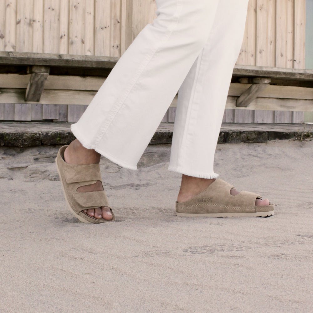 Minfot Luma Sandaler Borrelås Semsket skinn Sand