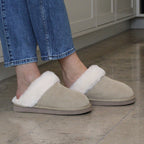 Minfot Saueskinnstøfler Slip-on Duved med såle Sand
