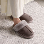 Minfot Saueskinnstøfler Slip-on Duved med såle Stone