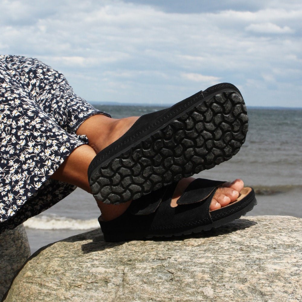 Minfot Luma Sandaler Borrelås Semsket skinn Svart