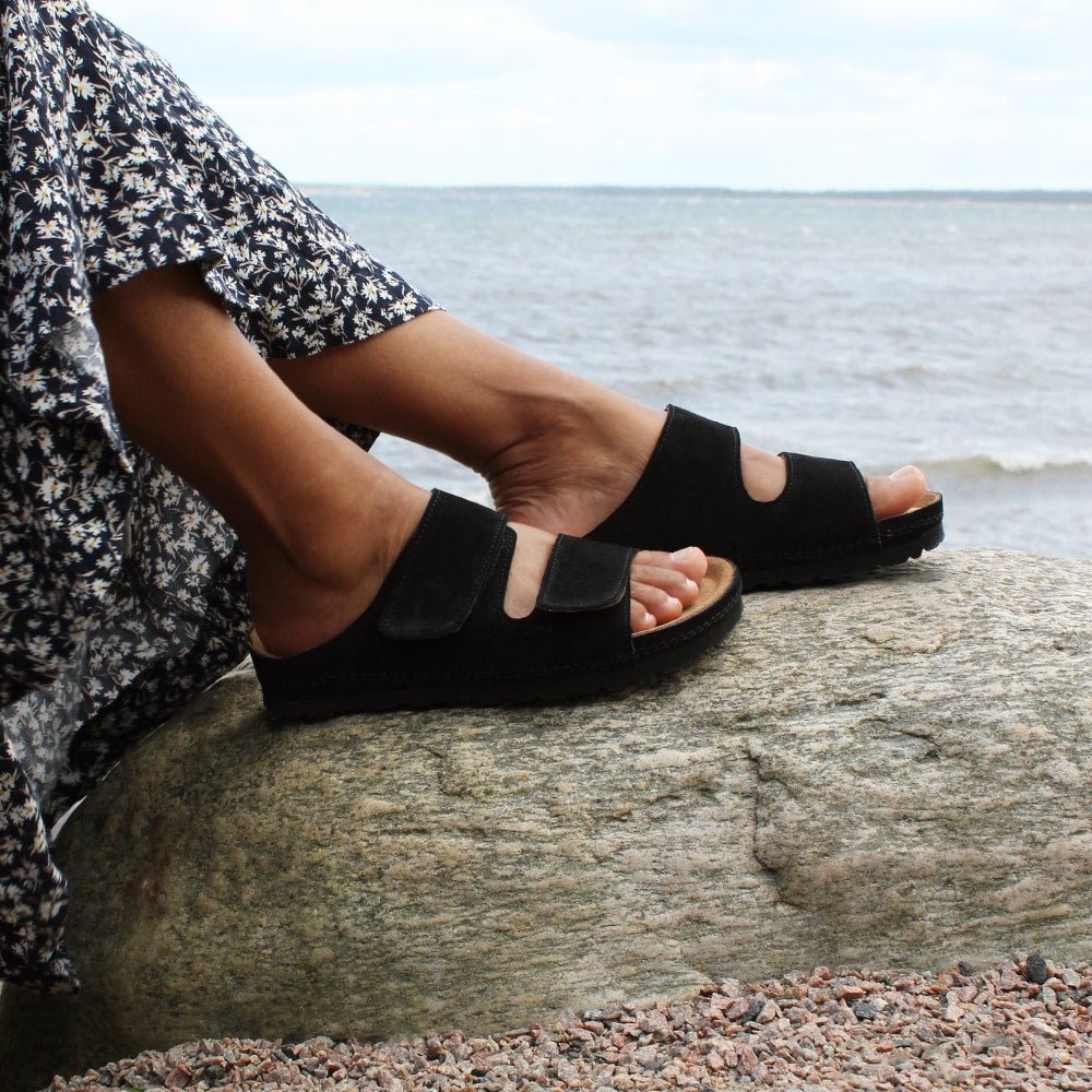 Minfot Luma Sandaler Borrelås Semsket skinn Svart