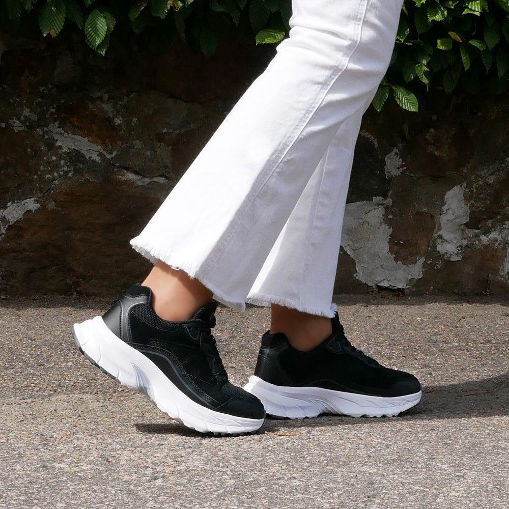 Minfot Joy Sneakers Dame Mesh Semsket skinn Svart Hvit