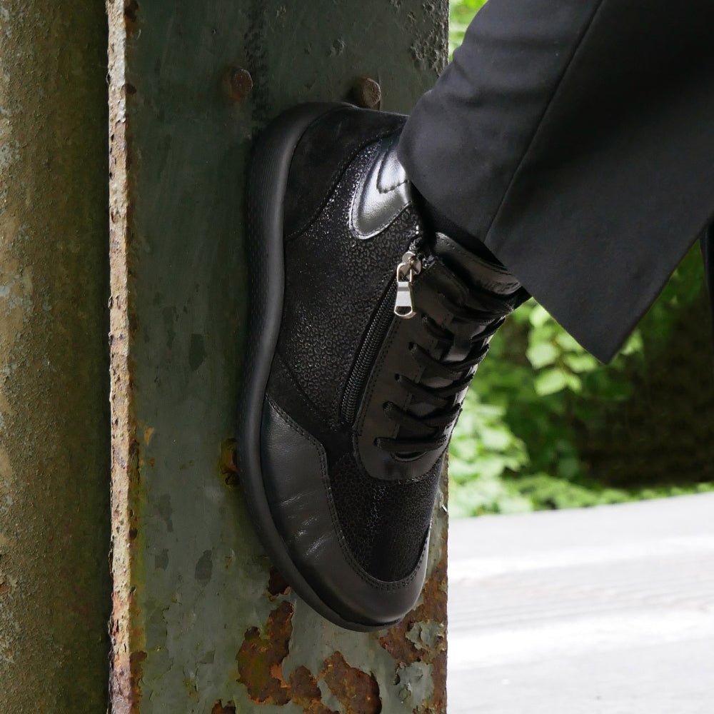 Minfot Way Høy Sneaker Bred Stretch Svart