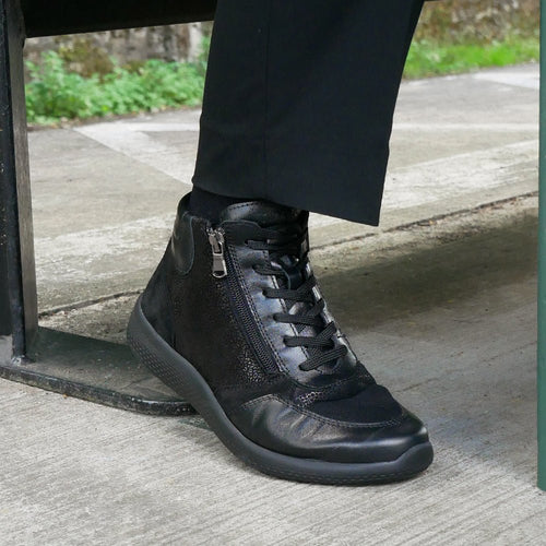 Minfot Way Høy Sneaker Bred Stretch Svart