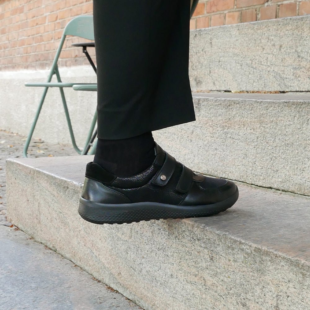 Minfot Way Sneaker Bred Stretch med Borrelås Svart