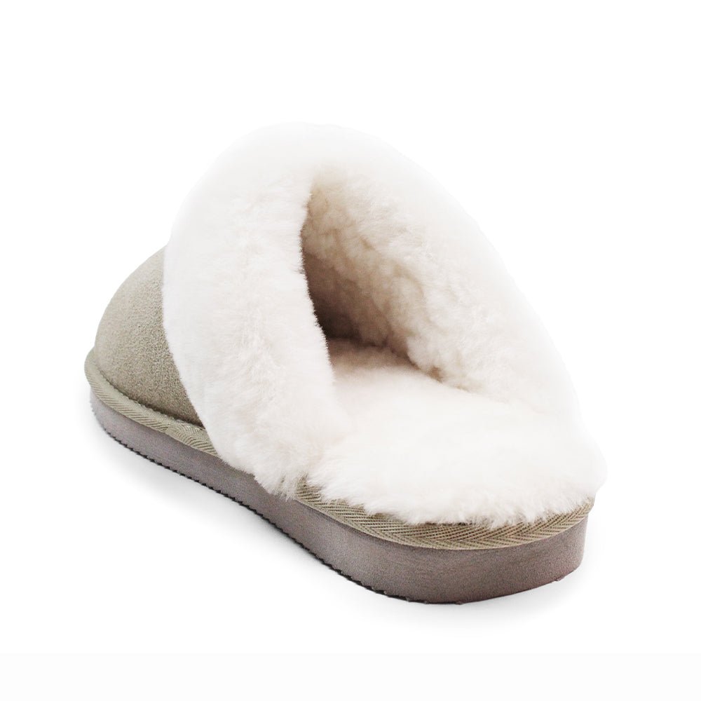 Minfot Saueskinnstøfler Slip-on Duved med såle Sand