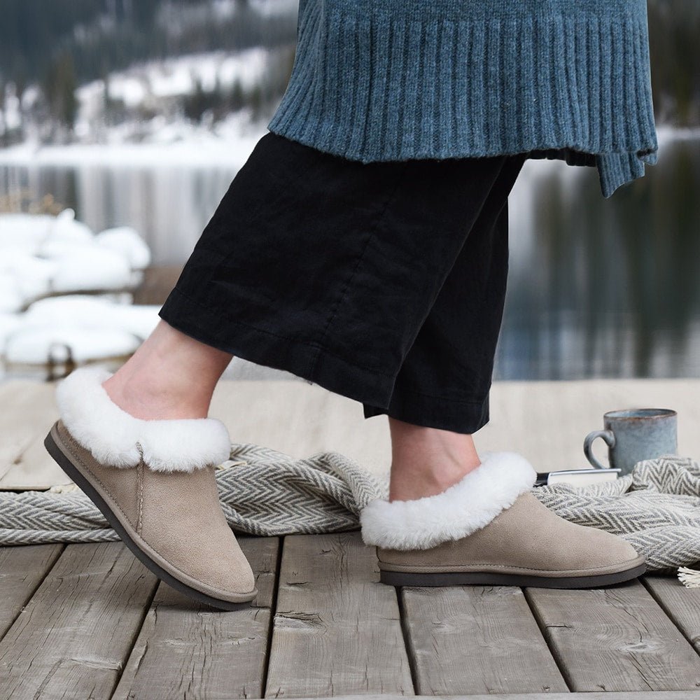 Minfot Saueskinnstøfler Bergen med såle Taupe