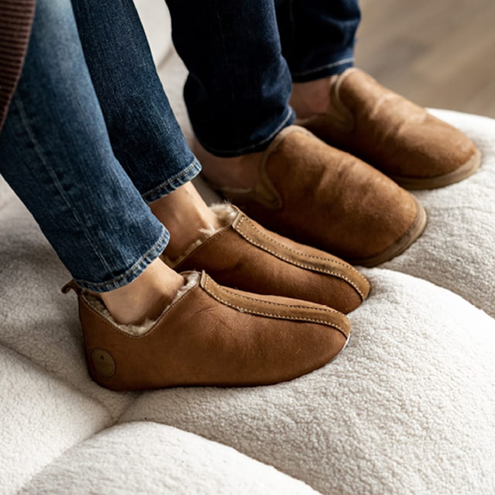 Produktbild 2 - Shepherd Lina Fårskinnstofflor Antique Cognac
