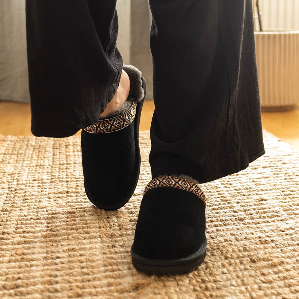 Minfot Saueskintøfler Slip-on Myre med såle Svart
