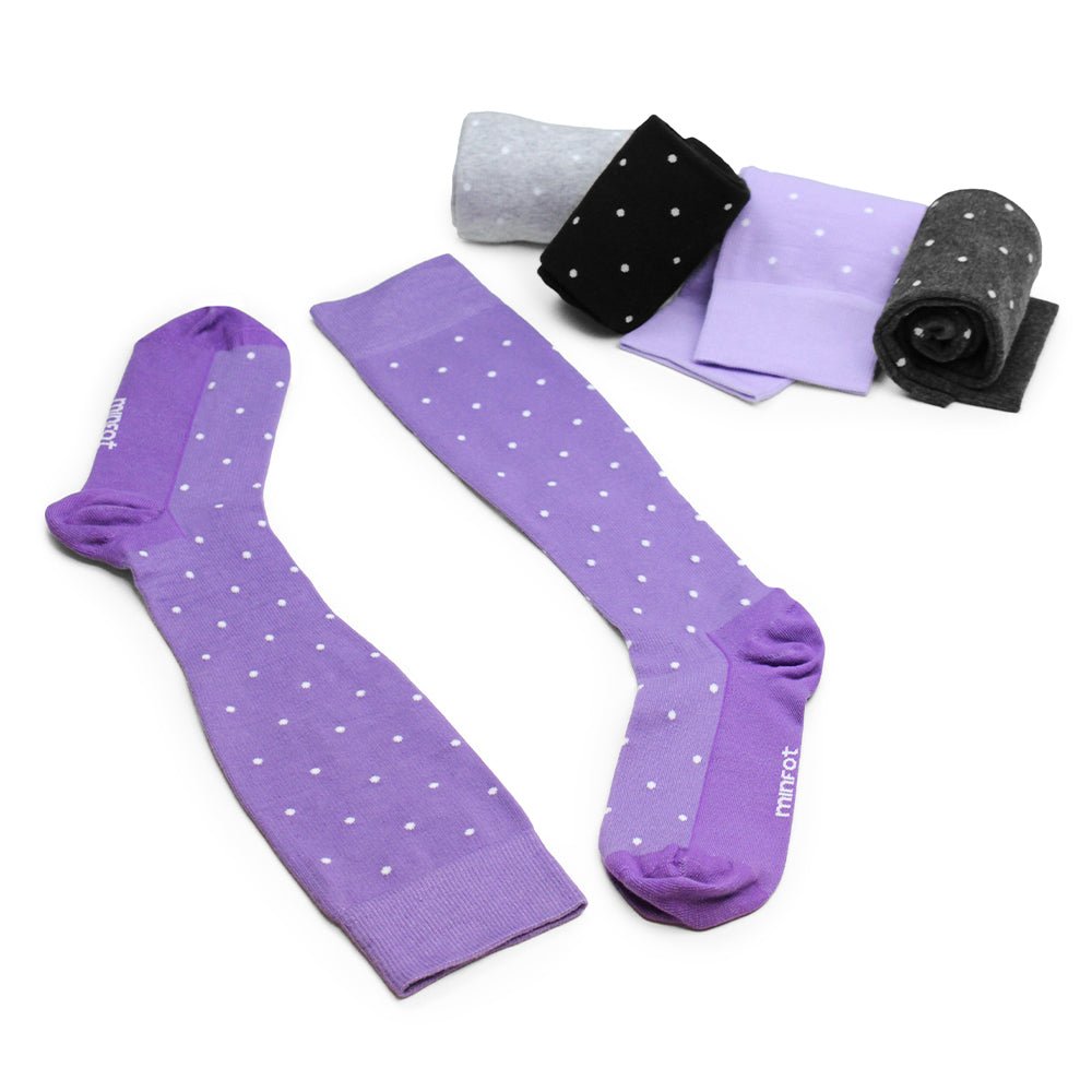 flygstrumpor-minfot-bomull-prickiga-viola-stodstrumpor-5-pack