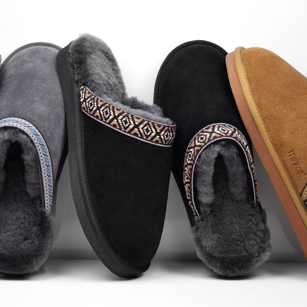 Minfot Saueskintøfler Slip-on Myre med såle Svart