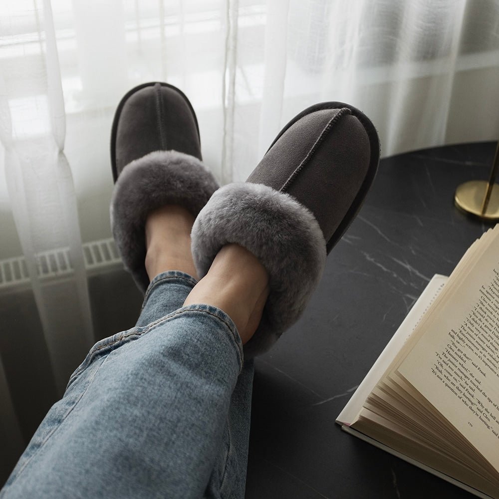 Minfot Saueskinntøfler Slip-on Duved med såle Lysgrå