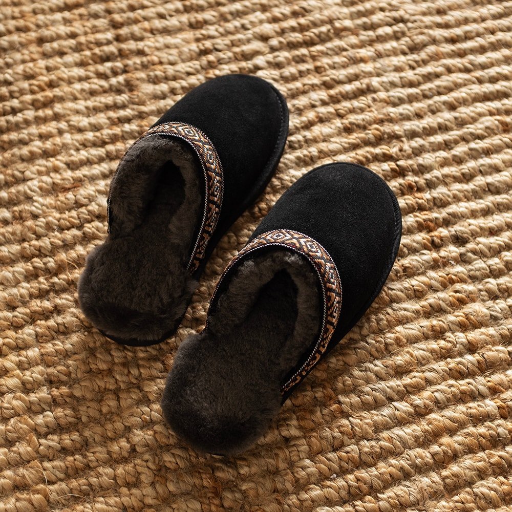 Minfot Saueskintøfler Slip-on Myre med såle Svart