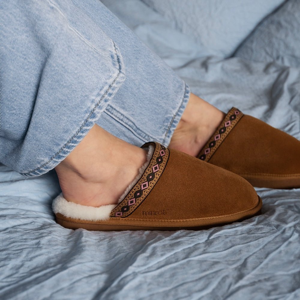 Minfot Saueskintøfler Slip-on Myre med såle Chestnut
