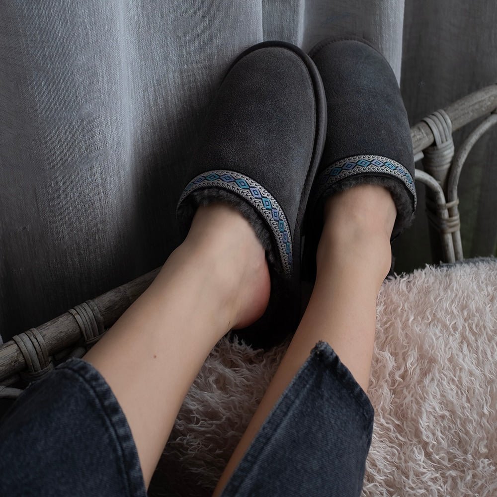 Minfot Saueskintøfler Slip-on Myre med såle Grå