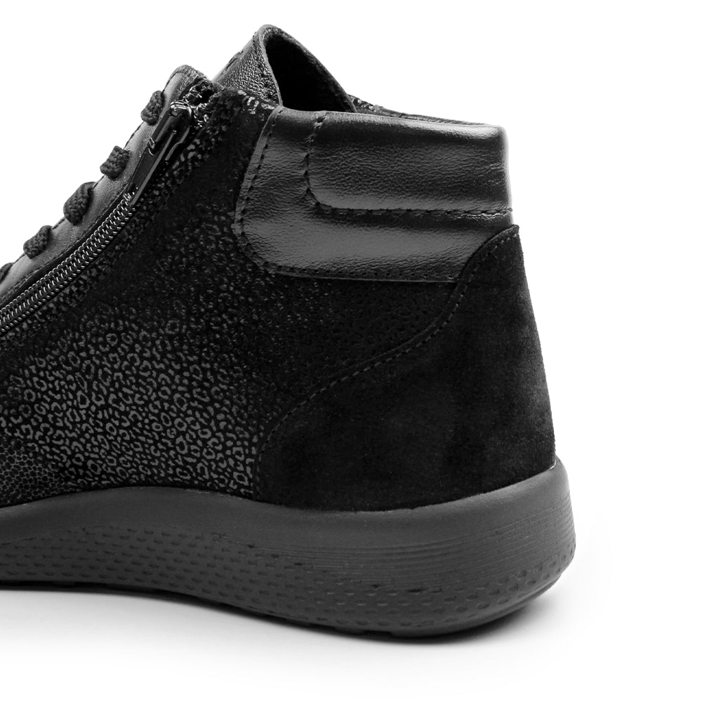 Minfot Way Høy Sneaker Bred Stretch Svart