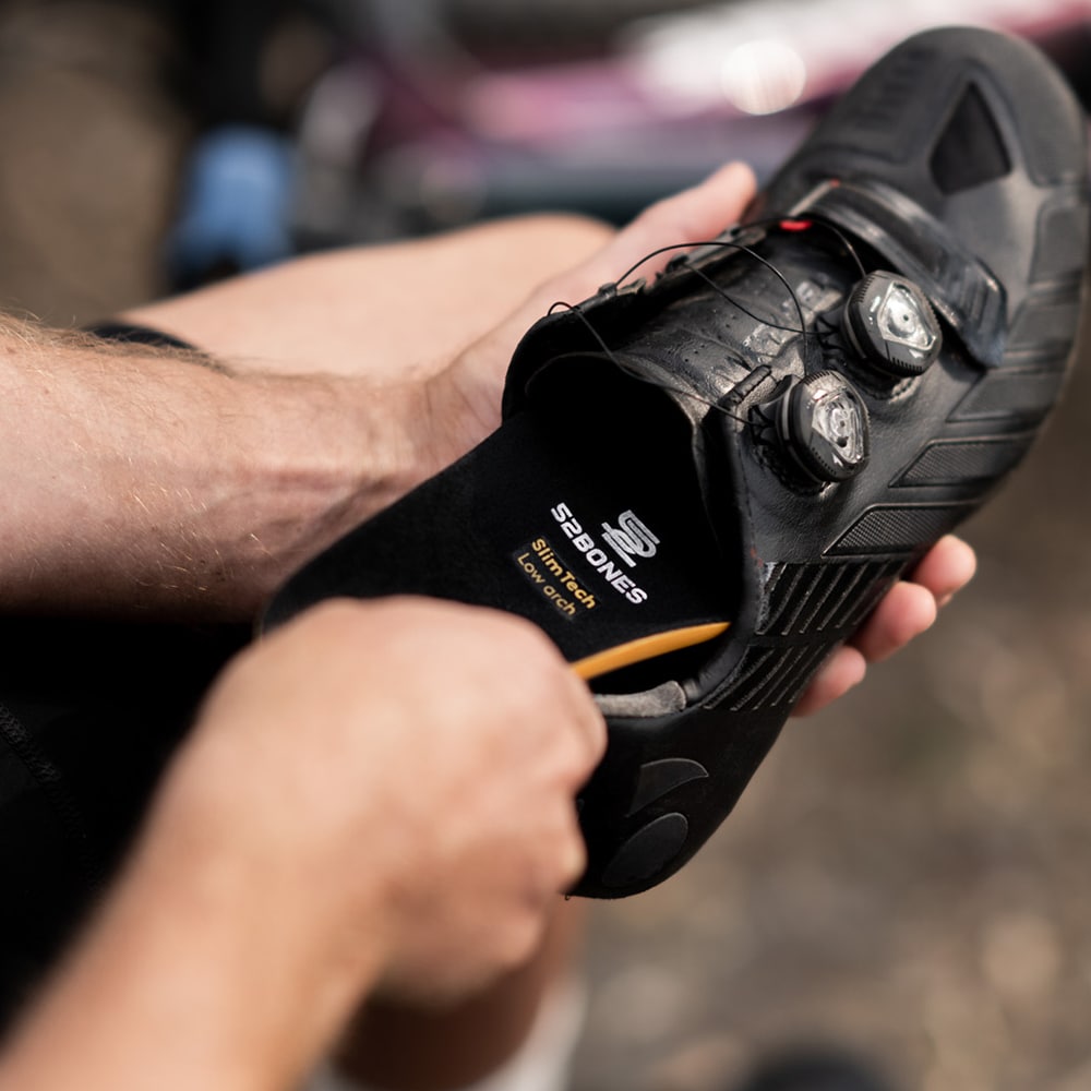 52BONES Slimtech Low Sport Lav fotbue