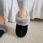 Minfot Saueskinntøfler Slip-on Duved med såle Svart