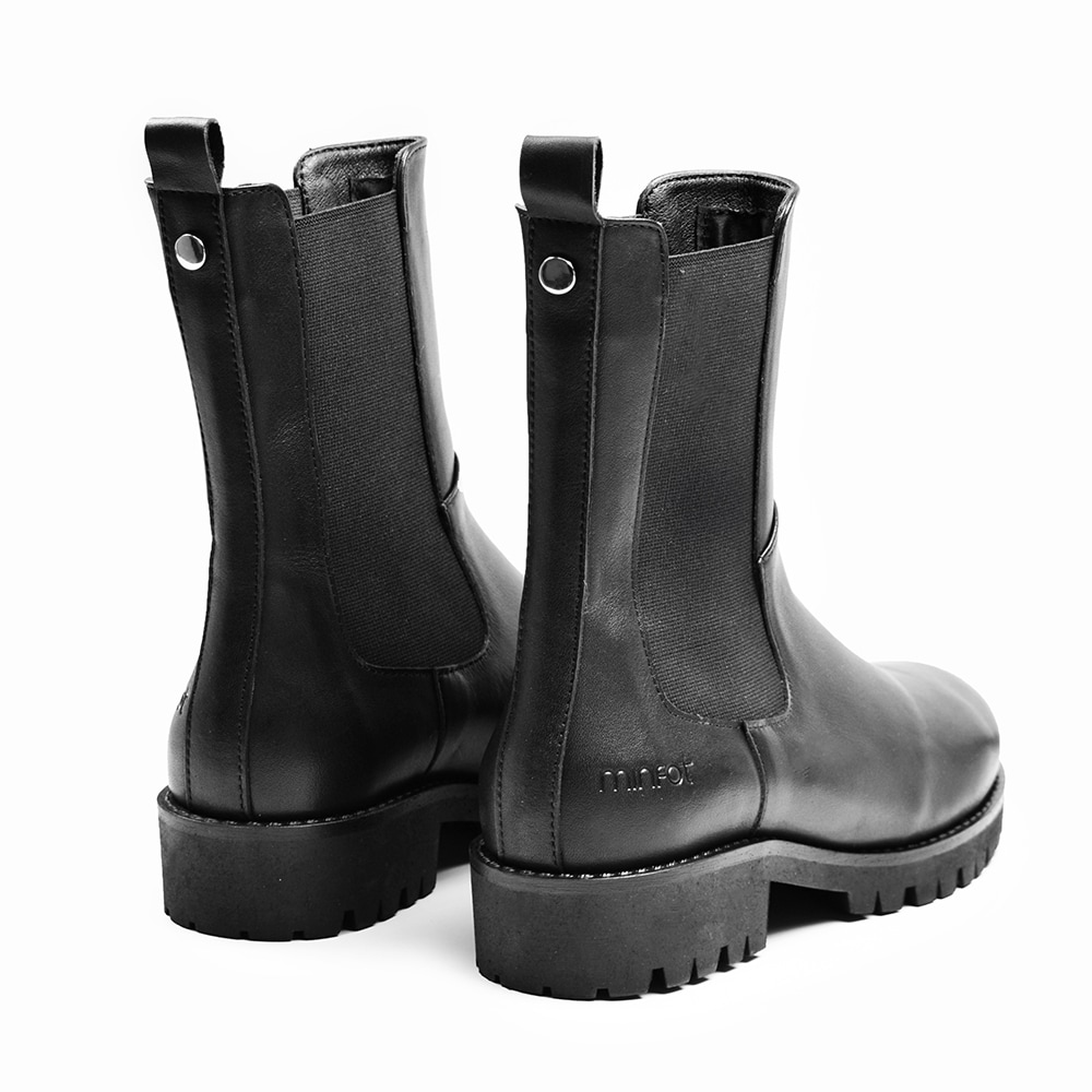 minfot-svarta-chelsea-boots-city.jpg