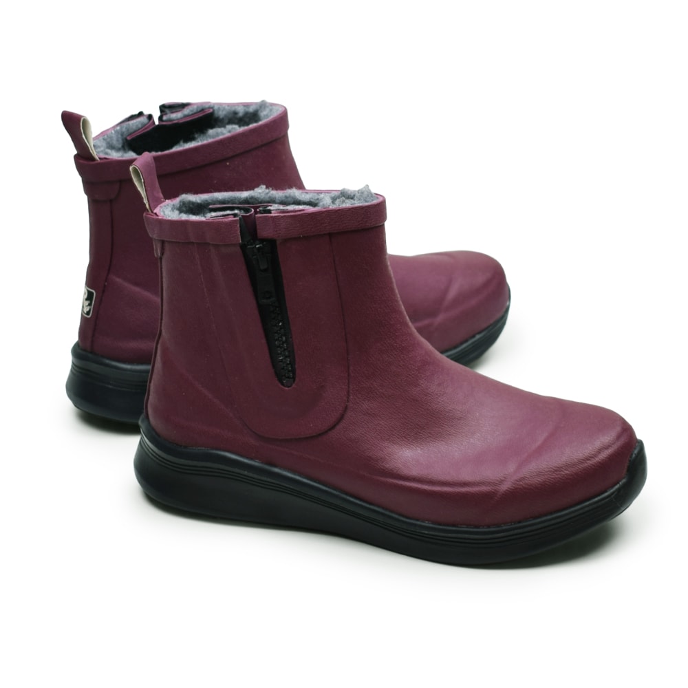 vinröda-gummistövlar-Råå-DESIGN-Nina-Winter-Burgundy.jpg